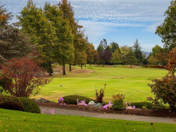 5329 Cordova Bay Rd , Unit #106, Saanich, BC V8Y 2L3