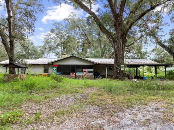 935 CR 738E , WEBSTER, FL 33597