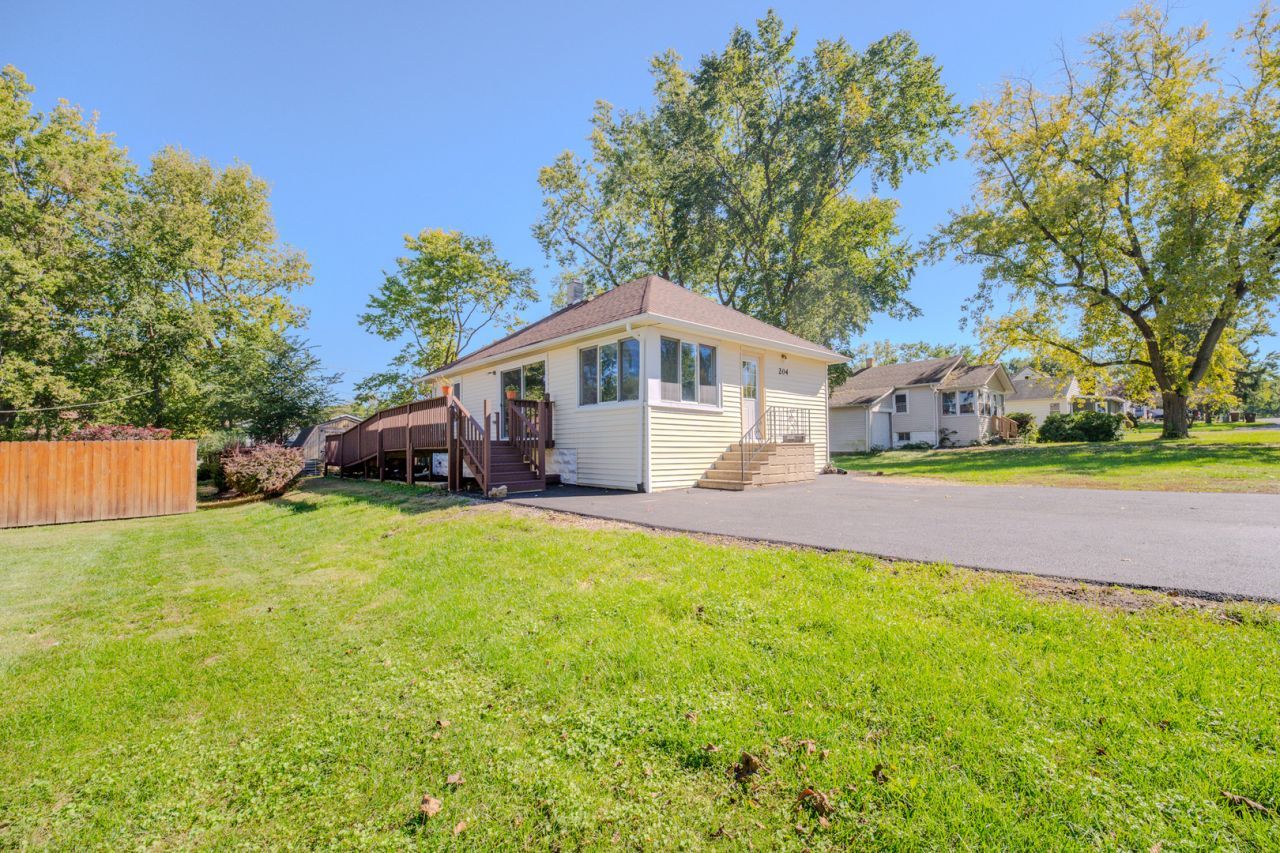 204 Barr Elms Avenue, Joliet, IL 60433 Main Photo