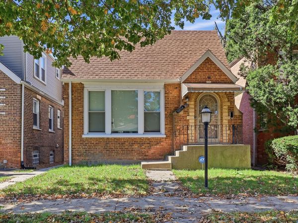 10054 S Saint Lawrence Avenue , Chicago, IL 60628