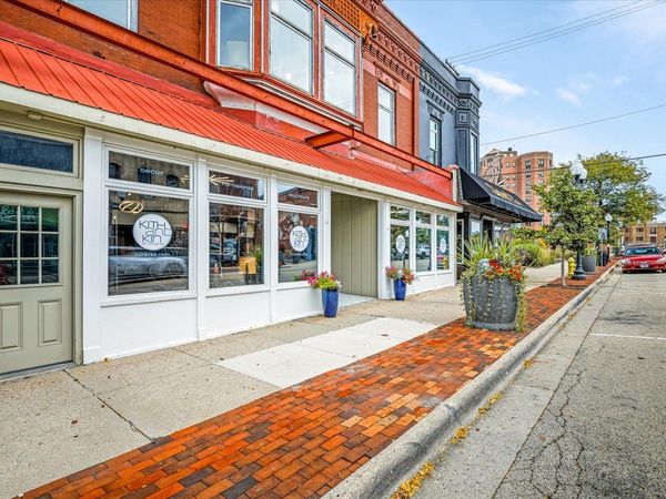 510 E State Street , Rockford, IL 61104