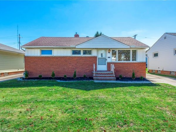 3323 Dellwood Drive, Parma, OH 44134