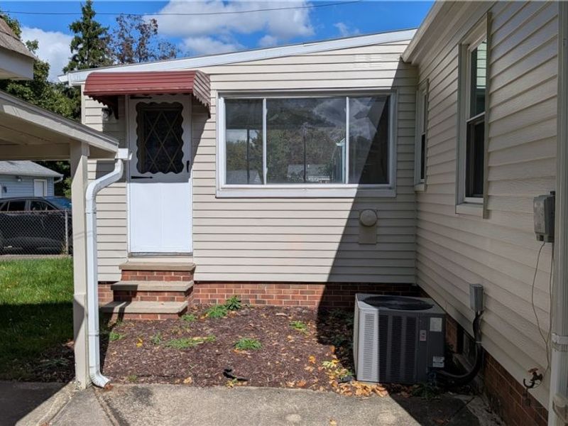 1722 Temple Avenue, Mayfield Heights, OH 44124 Photo 3