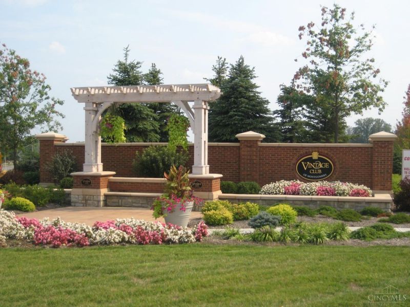 1033 Vintage Club Drive, Montgomery, OH 45249 Photo 8