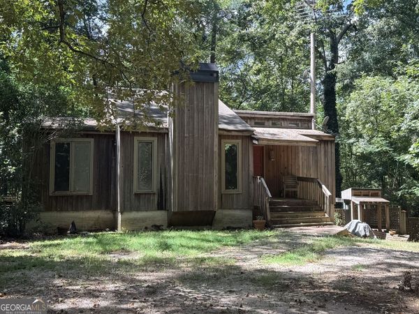 214 W Grantville Rd, Grantville, GA 30220