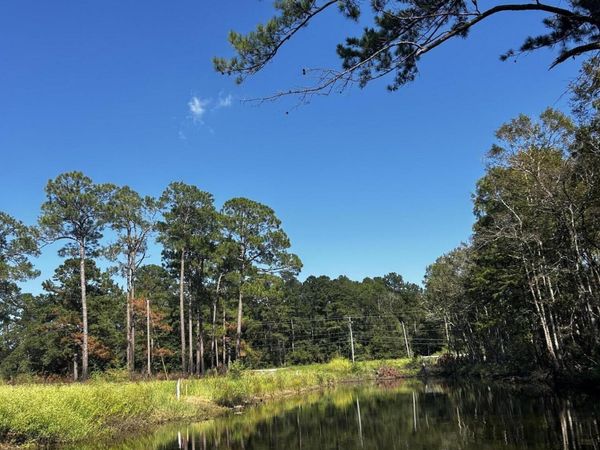 9227 Highway 613, Moss Point, MS 39562