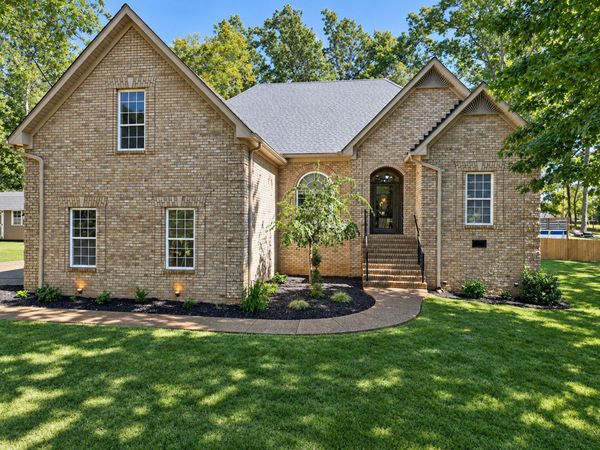 1213 Lake Marie Rd, Gallatin, TN 37066