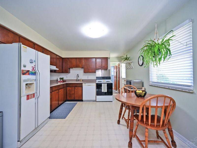 11481 Whallon Court, Springdale, OH 45246 Photo 10
