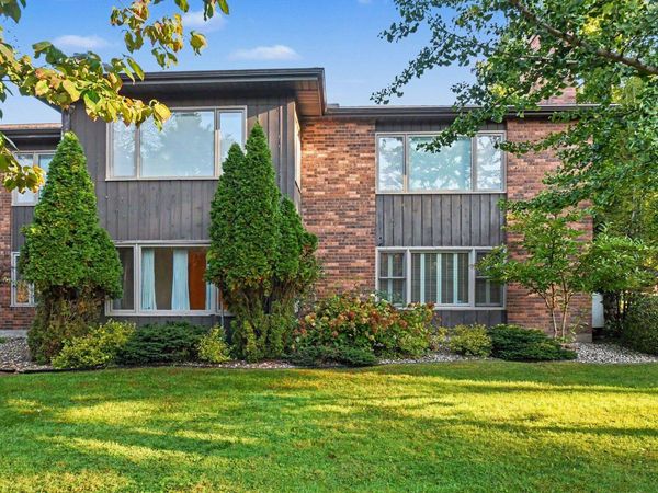 732 Riverside Court, South Bend, IN 46616