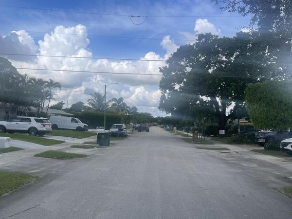 201 NW 52nd Street, Oakland Park, FL 33309