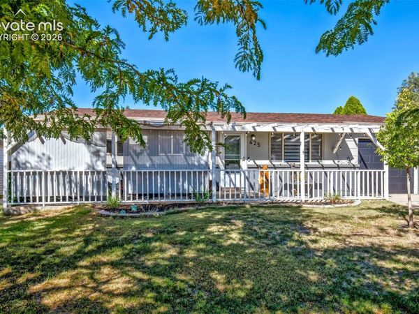 425 Calle Entrada NA, Fountain, CO 80817
