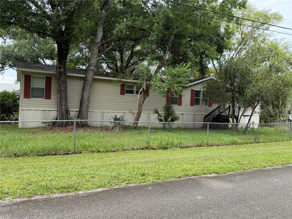 55616 LEE STREET , ASTOR, FL 32102