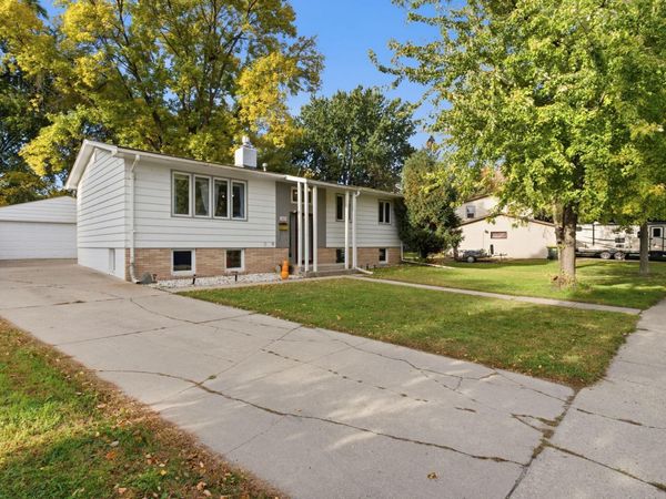 1221 13th Avenue SW, Willmar, MN 56201
