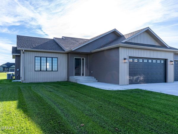 6307 YUKON Lane , Grand Forks, ND 58201
