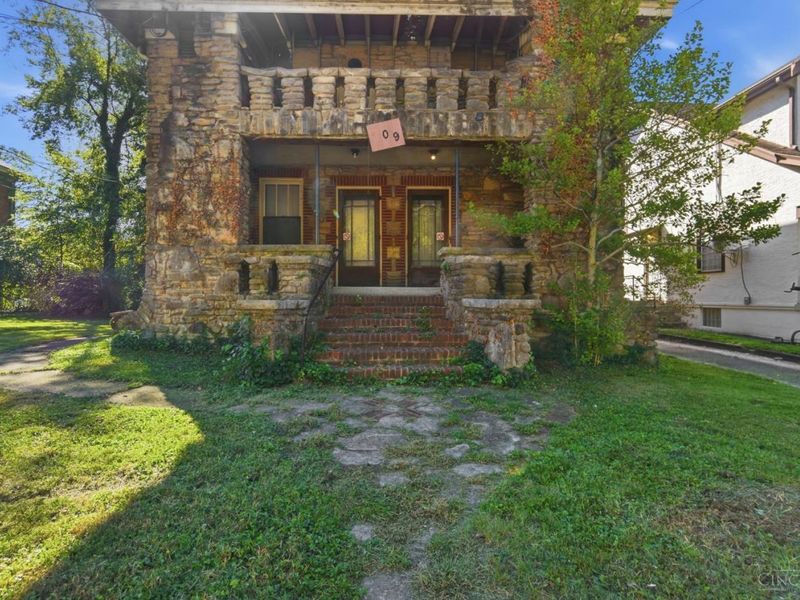 409 Probasco Street, Cincinnati, OH 45220 Photo 3
