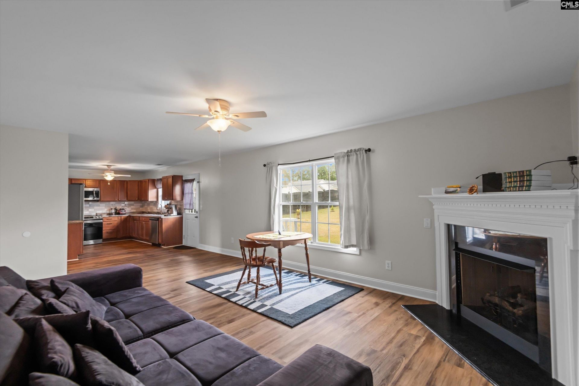 740 Applegate Lane  Photo 14