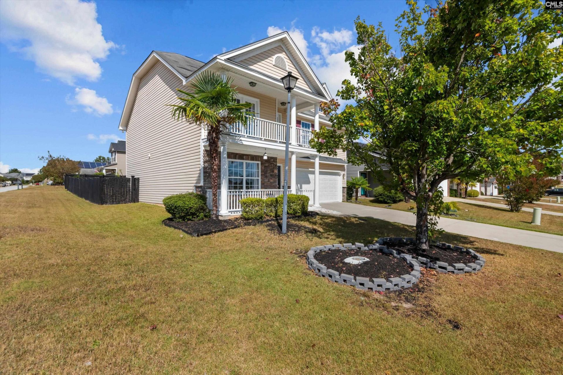 740 Applegate Lane  Photo 4