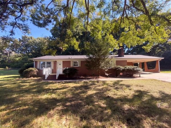 1715 Old Hollow Road , Walkertown, NC 27051