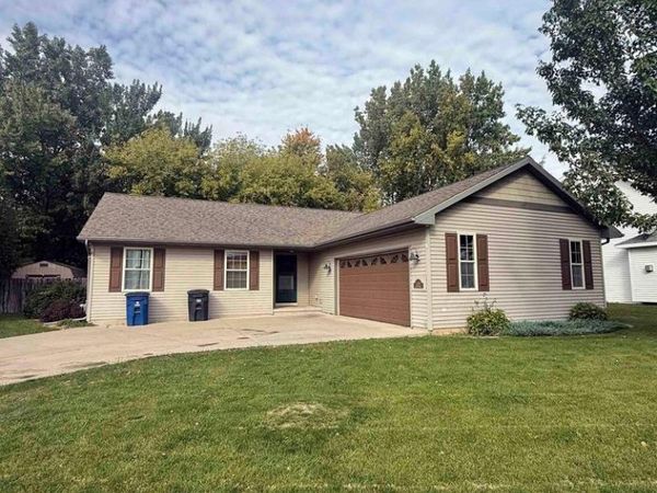 1729 JUSTIN DRIVE, Omro, WI 54963
