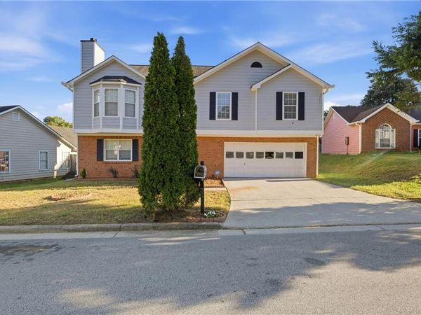 5527 Tunbridge Wells Road , Lithonia, GA 30058