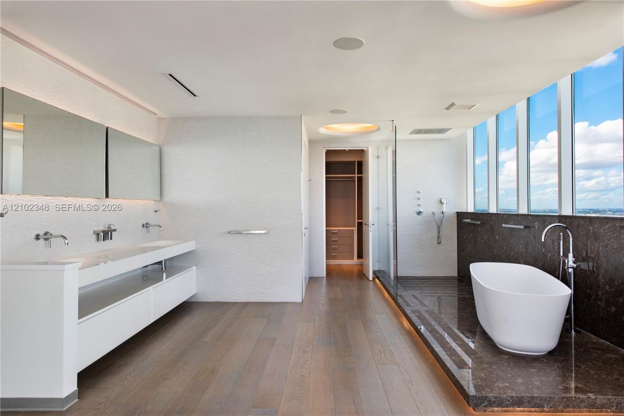 2020 N Bayshore Dr , Unit 4502, Miami, FL 33137 Photo