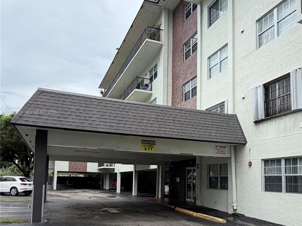 Unit 405, Virginia Gardens, FL 33166