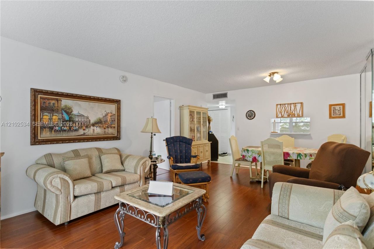 2998 NW 48th Ter , Unit 424, Lauderdale Lakes, FL 33313 Photo