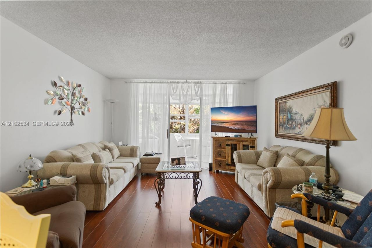 2998 NW 48th Ter , Unit 424, Lauderdale Lakes, FL 33313 Photo