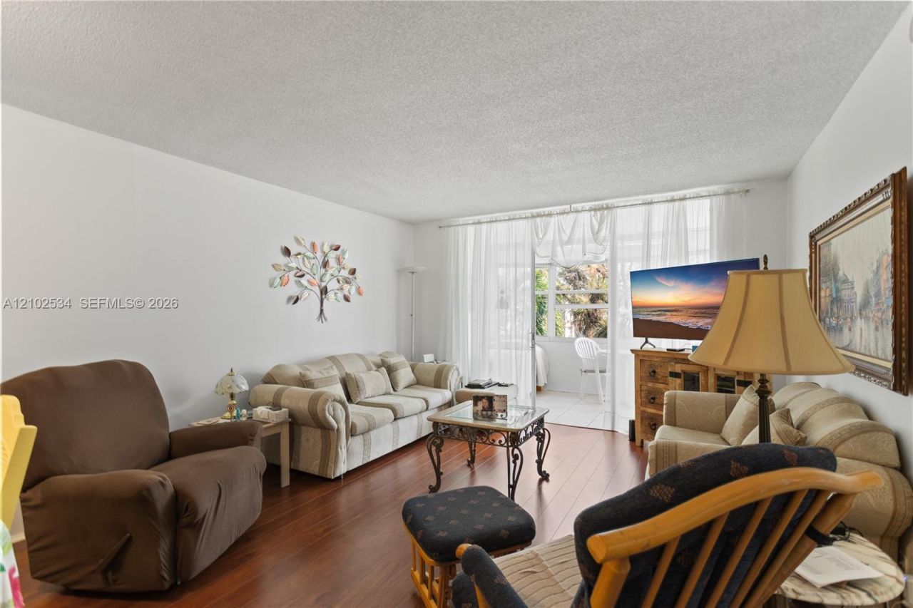 2998 NW 48th Ter , Unit 424, Lauderdale Lakes, FL 33313 Photo