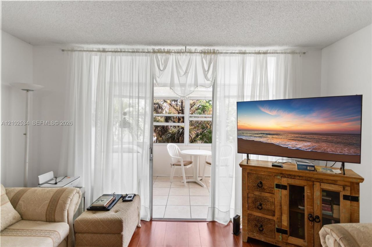 2998 NW 48th Ter , Unit 424, Lauderdale Lakes, FL 33313 Photo