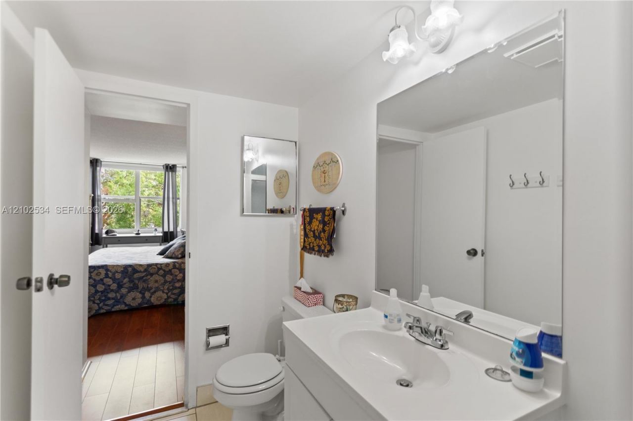 2998 NW 48th Ter , Unit 424, Lauderdale Lakes, FL 33313 Photo