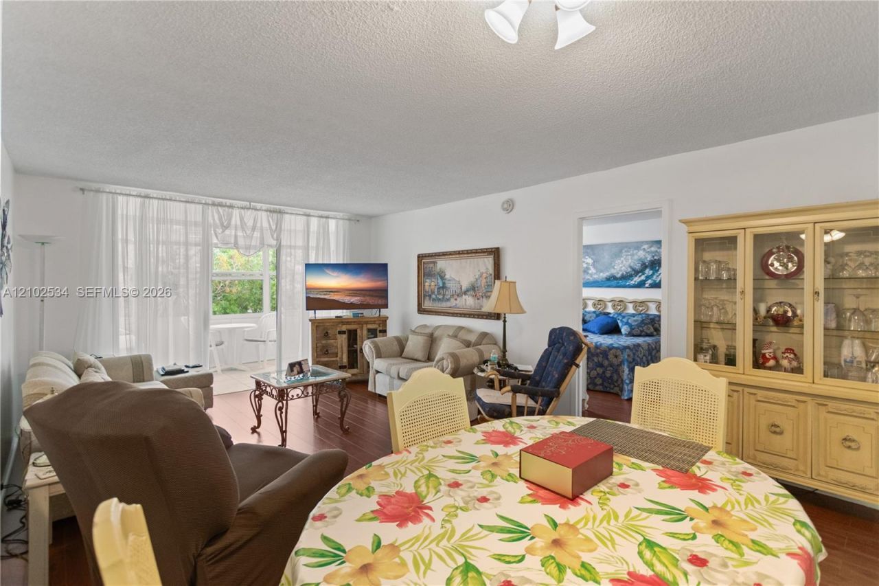 2998 NW 48th Ter , Unit 424, Lauderdale Lakes, FL 33313 Photo