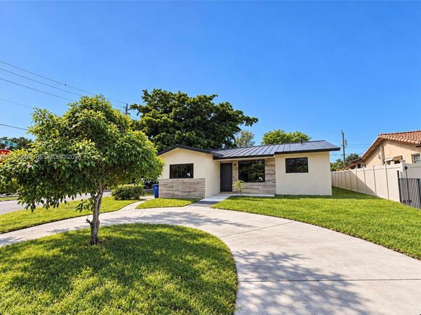 424 3rd , Hallandale Beach, FL 33009