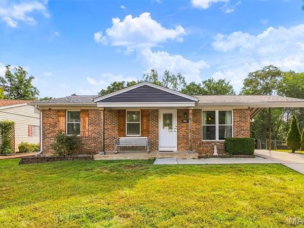 910 Oak Trail Court, Fenton, MO 63026