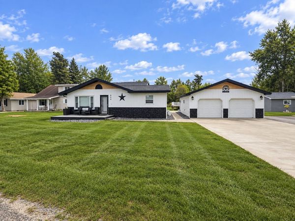 809 Iroquois Avenue, Prudenville, MI 48651