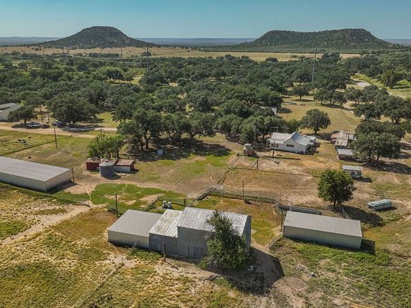 16658 N US Highway 377, London, TX 76854