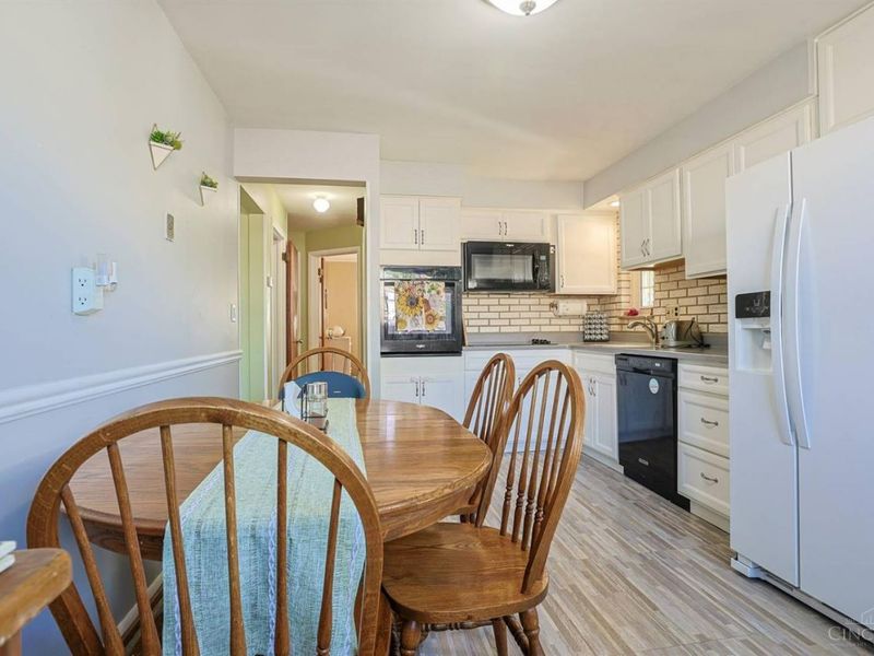 9313 Montoro Drive, Springfield Township, OH 45231 Photo 13