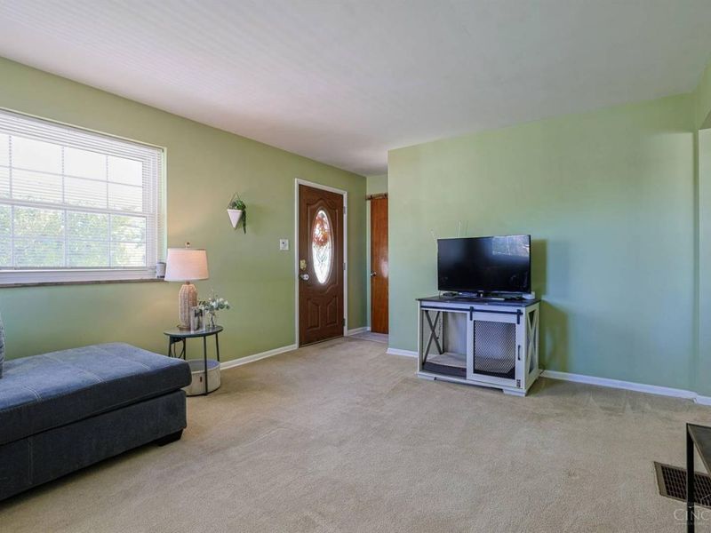 9313 Montoro Drive, Springfield Township, OH 45231 Photo 8