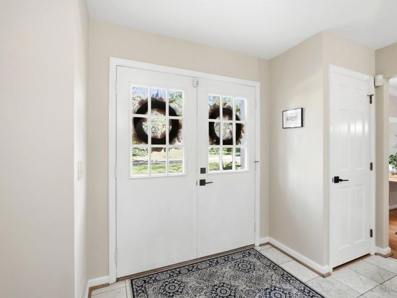 1209 Morts Pass, Wyoming, OH 45215 Photo 3