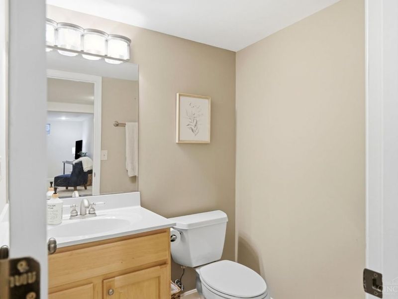 1209 Morts Pass, Wyoming, OH 45215 Photo 33