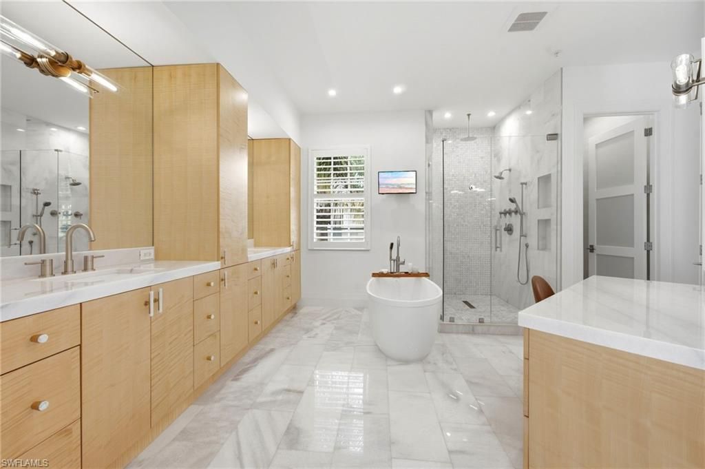 231 Colonade Cir , Unit 2203, Naples, FL 34103 Photo