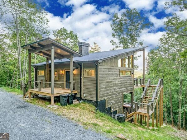 281 Raintree Bend, Blue Ridge, GA 30513