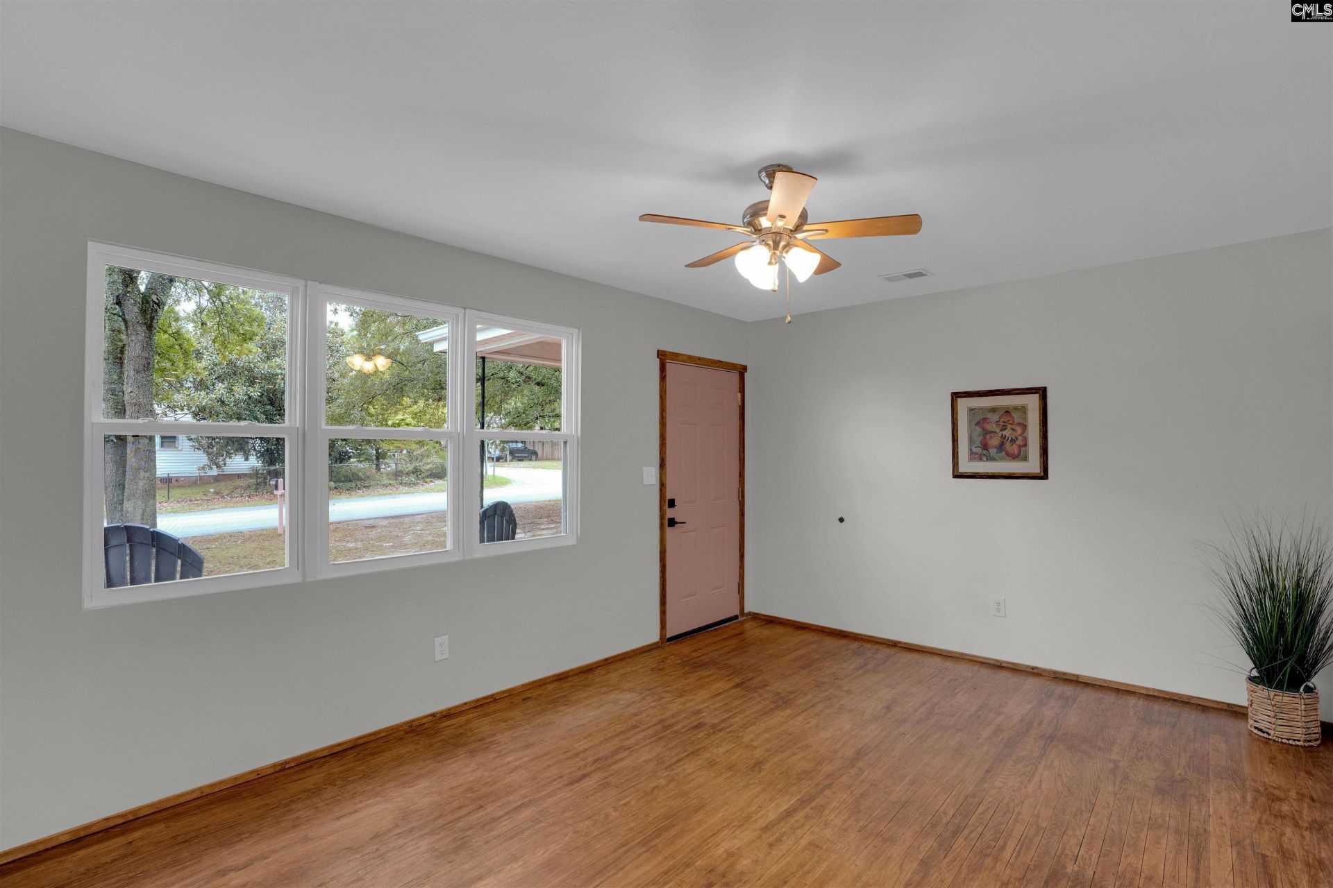 315 Denham Avenue  Photo 4