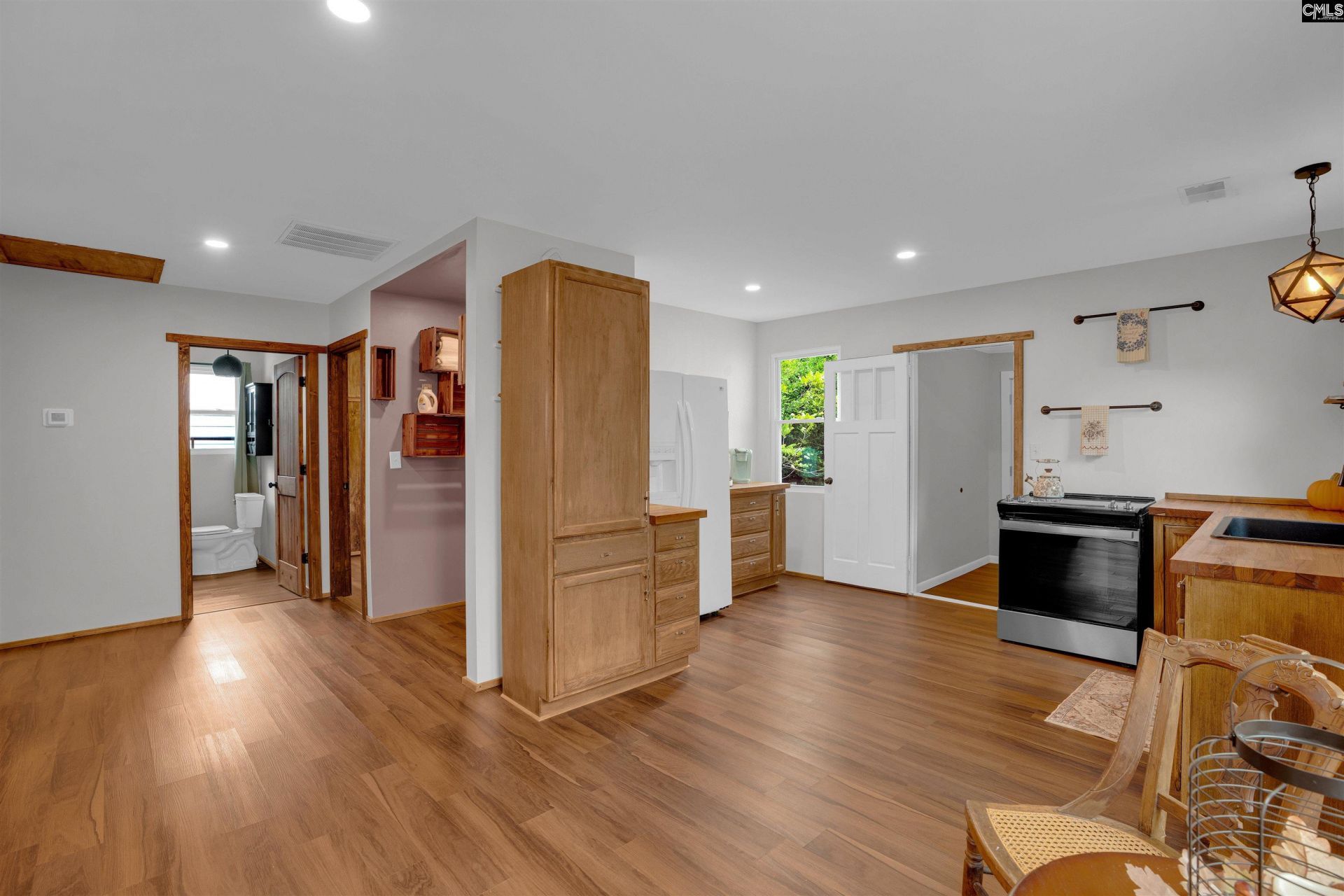 315 Denham Avenue  Photo 8