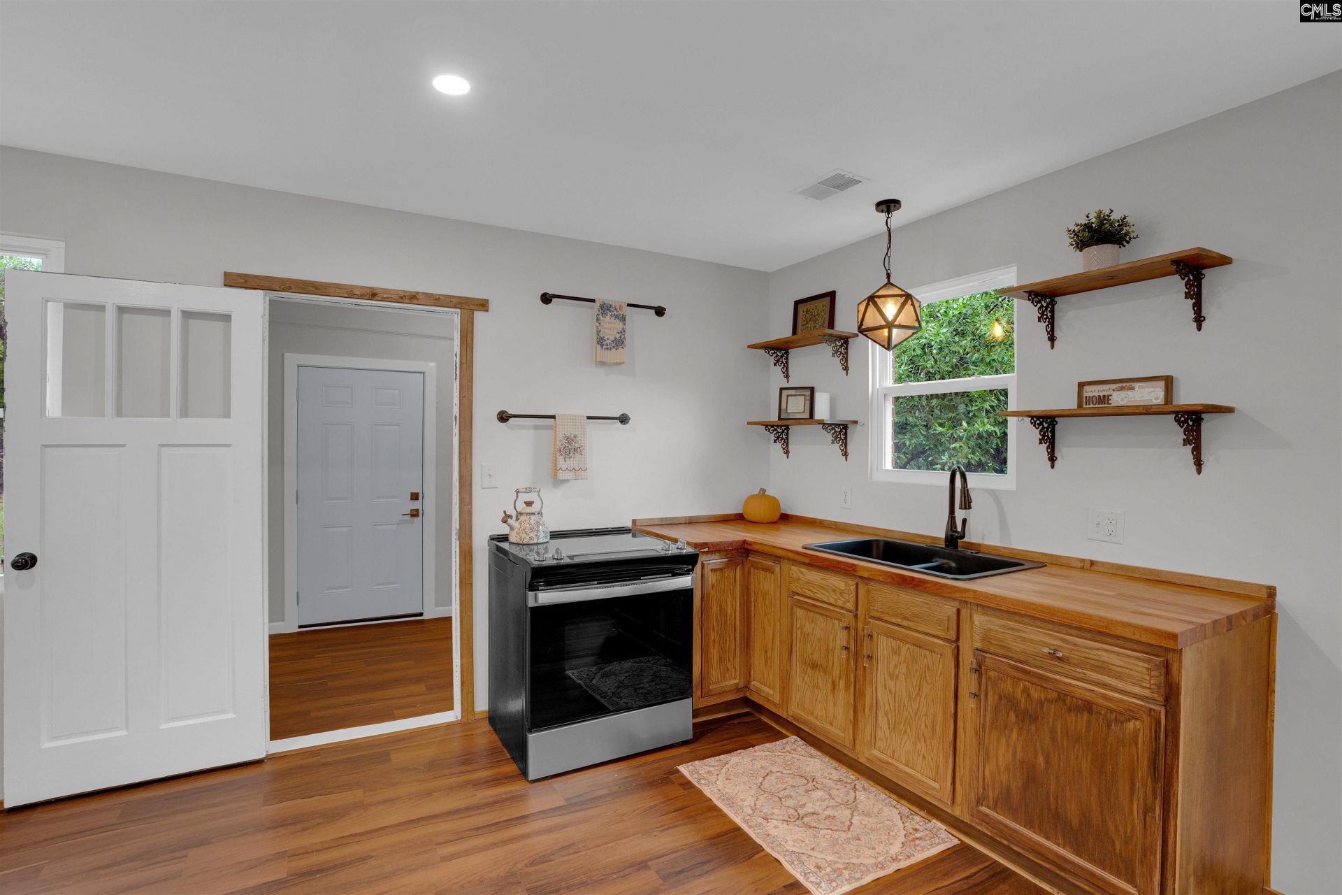 315 Denham Avenue  Photo 9