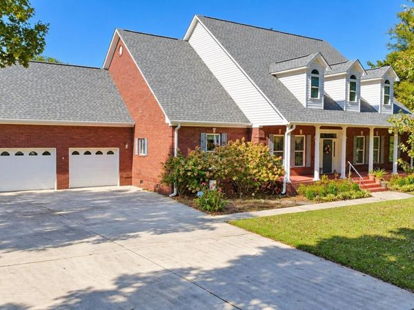 515 Scenic Bluff Drive, Guntersville, AL 35976