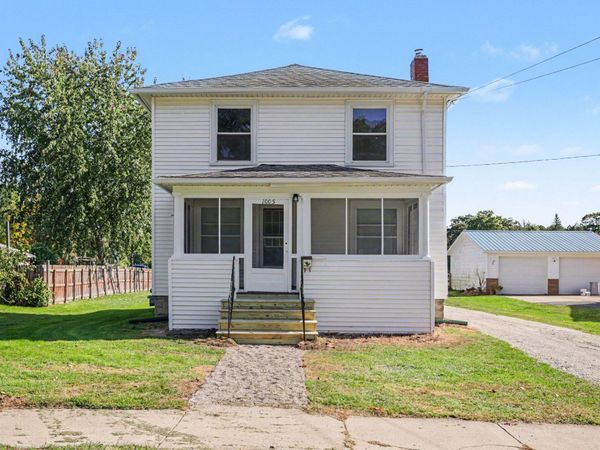 1005 S Superior Street, Albion, MI 49224