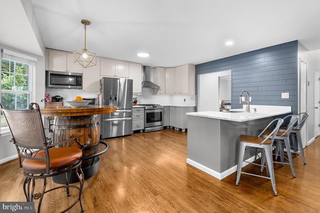8111 SAGAMORE WAY , PASADENA, MD 21122