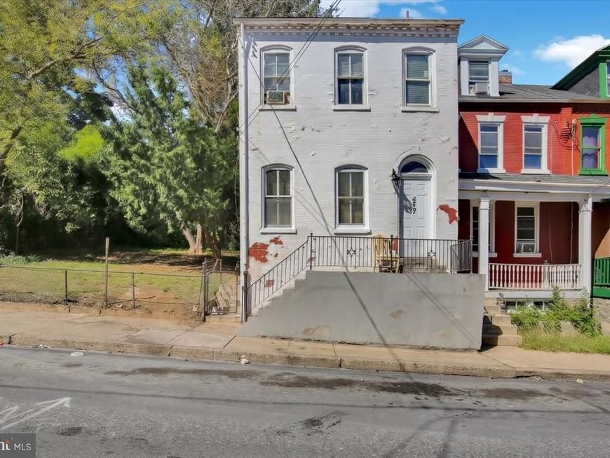 667 Saint Joseph Street, Lancaster, PA 17603 Main Photo
