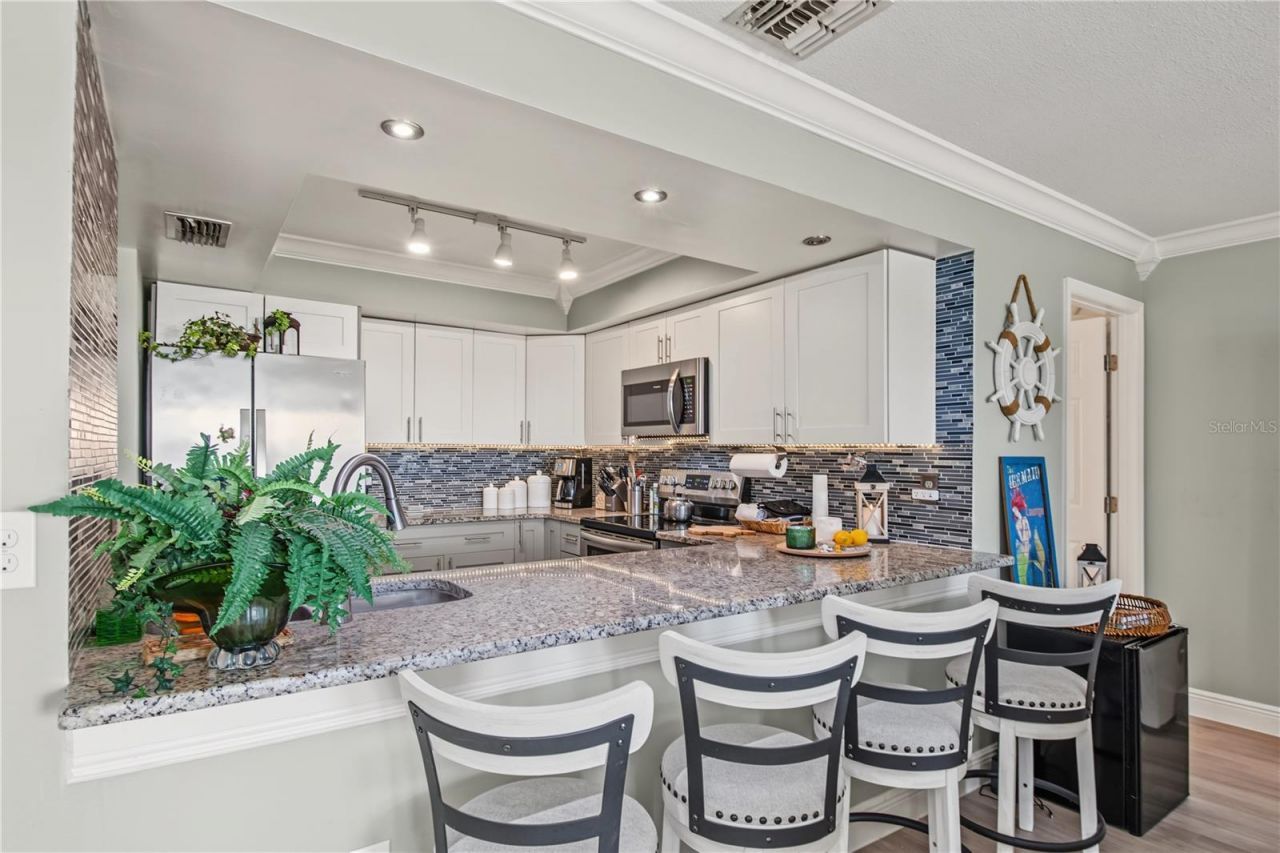 3621 Edgewater Drive , Unit 207, Sebring, FL 33872 Photo